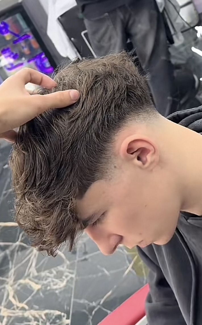 Profil de Aleksandre, 20 ans, Plan cul à Roy-Boissy