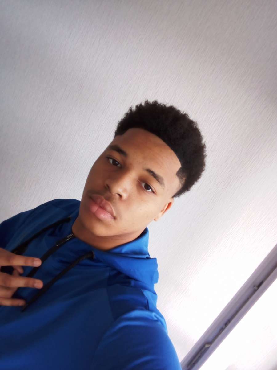 Profil de Leonid, 20 ans, Plan cul à Fiac