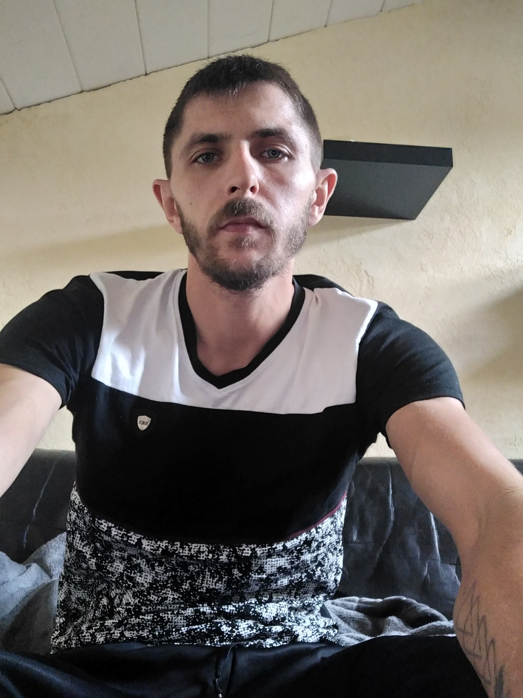 Profil de Dev, 34 ans, Plan cul à Juignettes