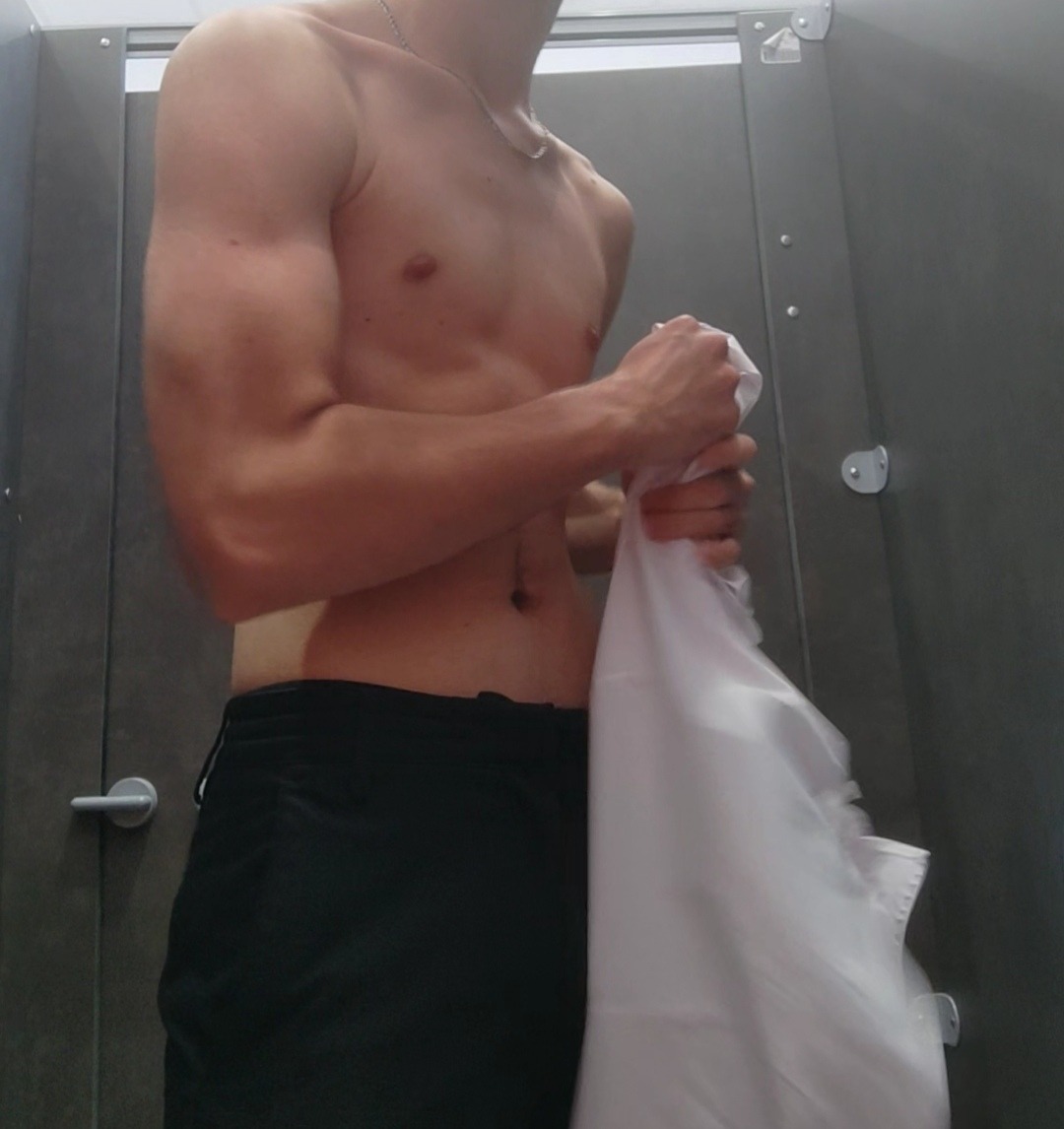 Profil de Maksen, 21 ans, Plan cul à Froidos